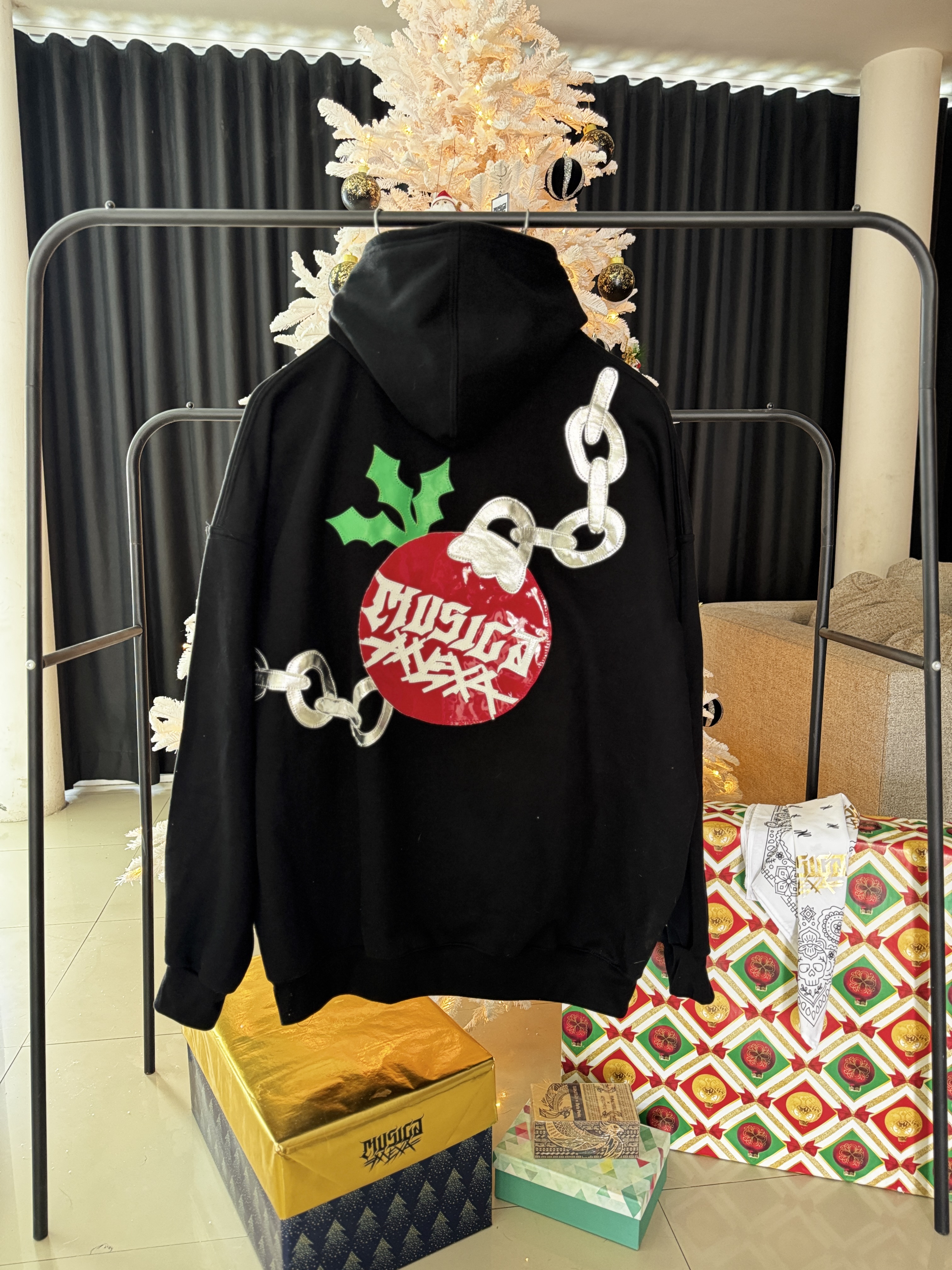 Hoodie navideña MÚSICA MEXA Edición limitada